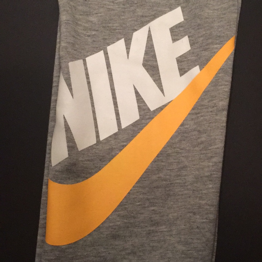 Nike leggings - Picture 2 of 3